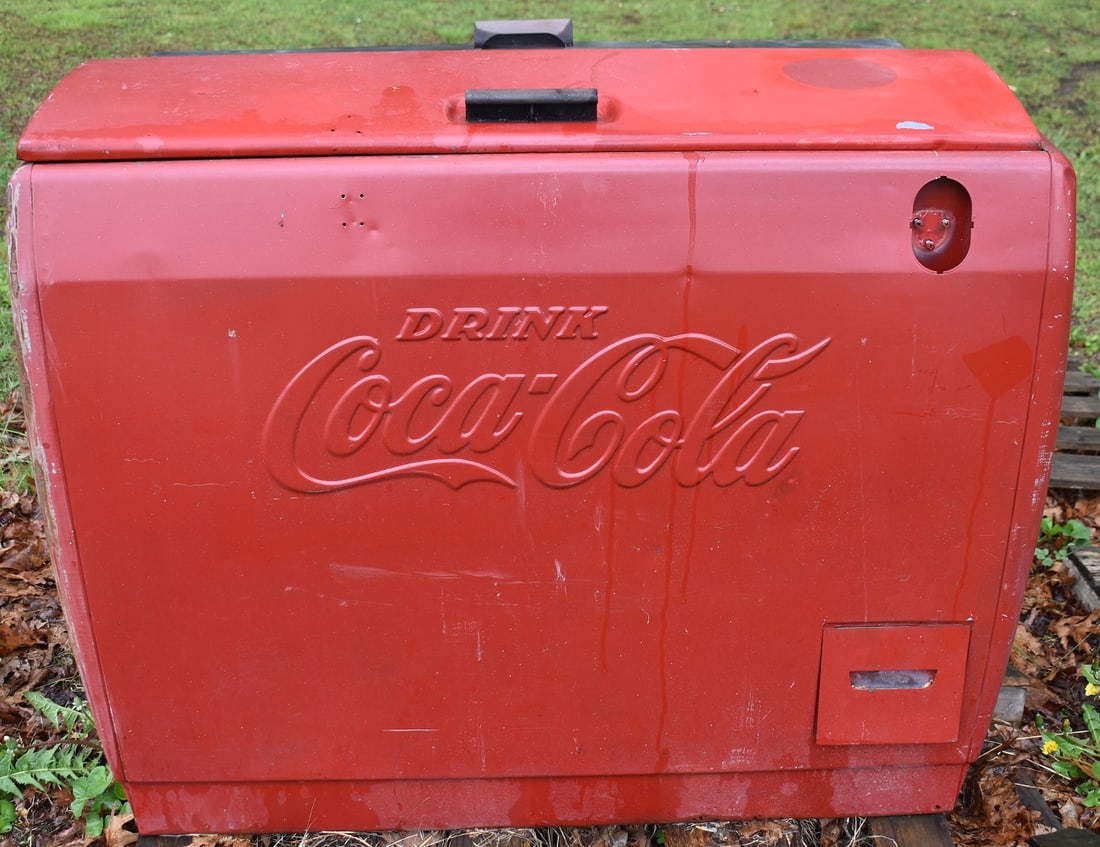 VINTAGE COCA-COLA COOLER READY TO RESTORE, NEW PARTS (1 of 4)