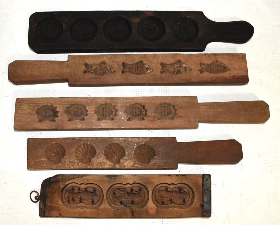 LOT(5) COUNTRY CARVED HARDWOOD MAPLE CANDY MOLDS W/FISH: LOT (5) COUNTRY CARVED HARDWOOD MAPLE CANDY MOLDS W/FISH, ROOSTERS, SHELLS, ETC., 19TH C., L. 15"
