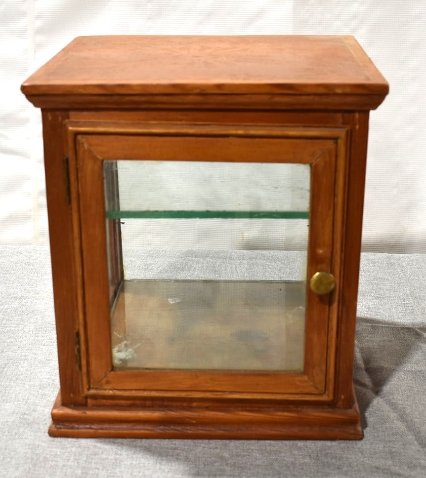 COUNTRY STORE OAK COUNTERTOP PIE SAFE, 20TH C. (1 of 5)