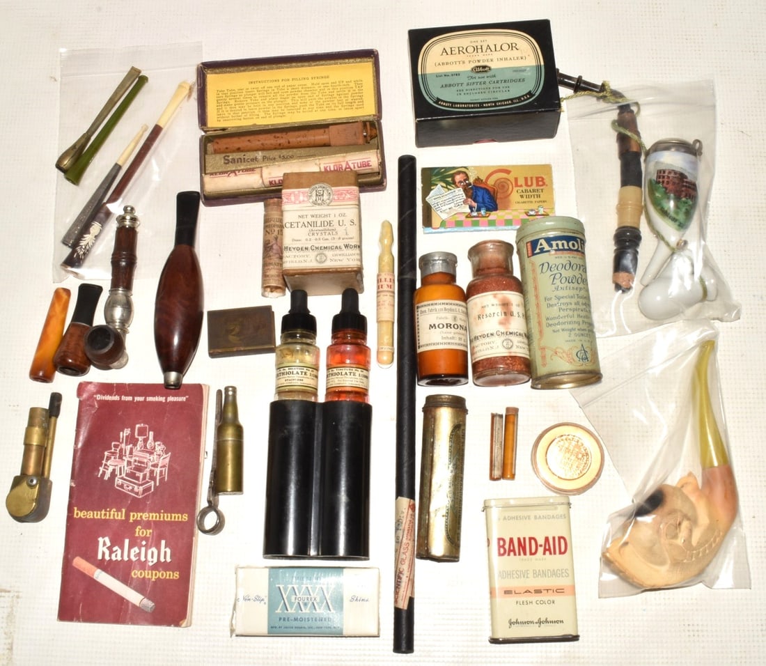 LOT ASSORTED SMOKING/PHARMACY COLLECTABLES, 20TH C. (1 of 12)