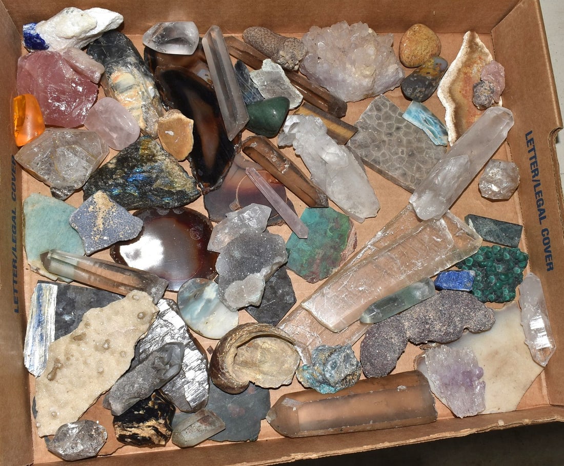 LARGE LOT ASSORTED MINERALS (1 of 6)