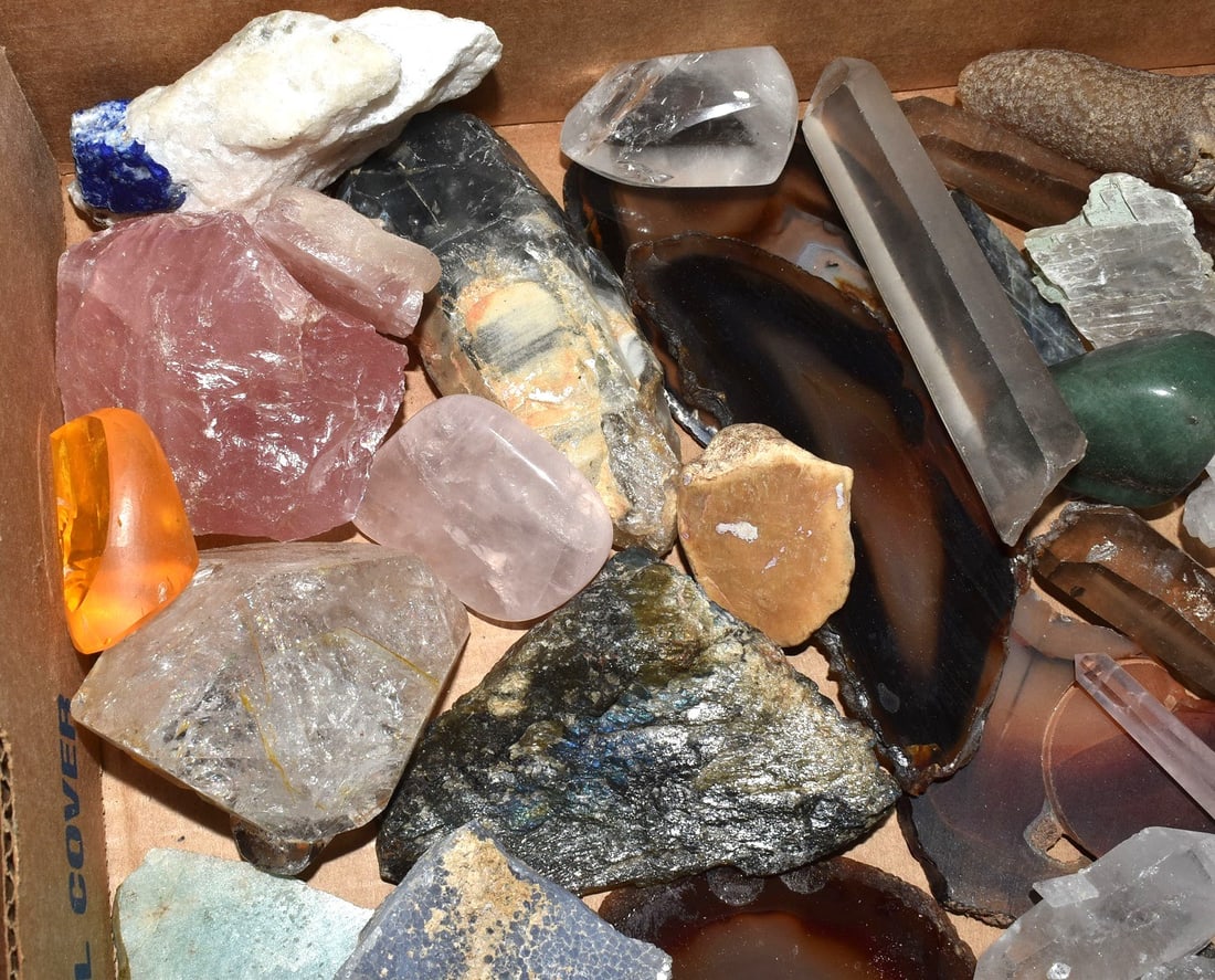 LARGE LOT ASSORTED MINERALS - 2