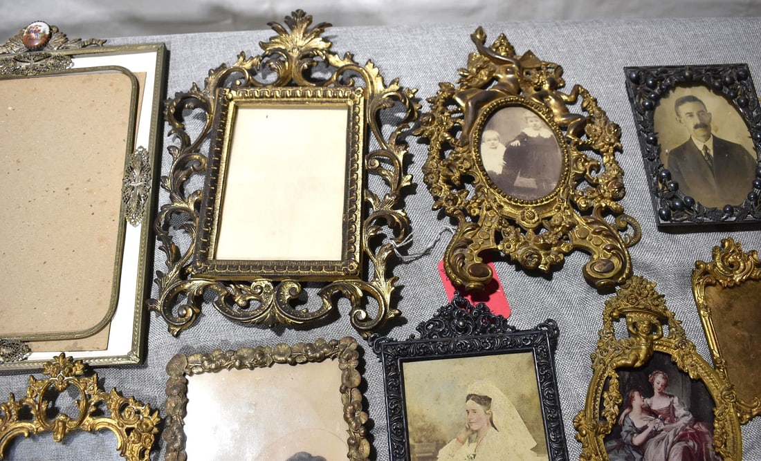 LOT ASSORTED BRASS, IRON & MATERIAL PICTURE FRAMES - 4