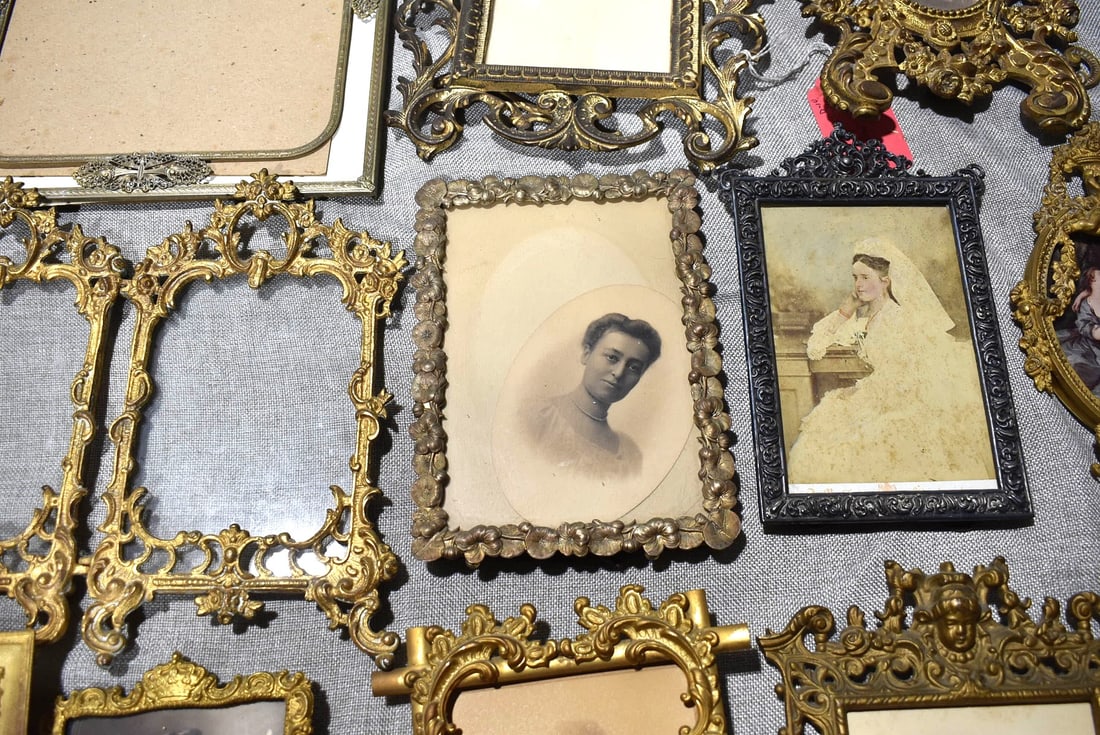 LOT ASSORTED BRASS, IRON & MATERIAL PICTURE FRAMES - 5