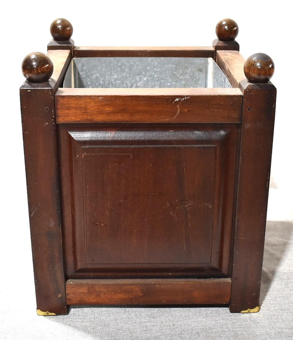 REGENCY MAHOGANY PLANTER, C. 1940, H. 18" W. 14" D. 14" (1 of 5)