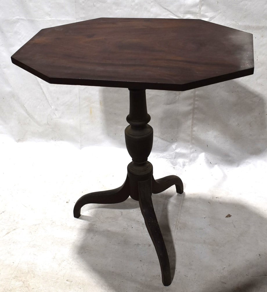 FEDERAL WALNUT TILT-TOP CANDLESTAND C. 1820, H 29" W26" (1 of 4)