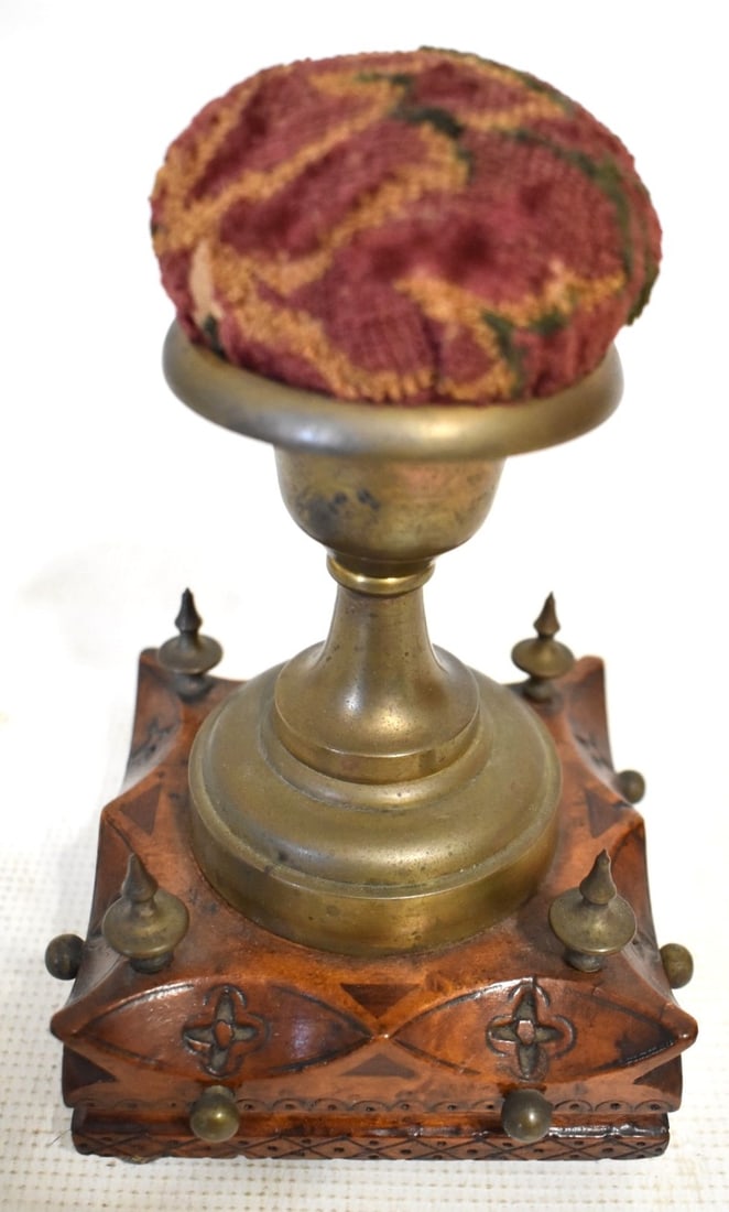 FOLK ART CARVED/SHELLACKED VICTORIAN SEWING PIN CUSHION (1 of 3)
