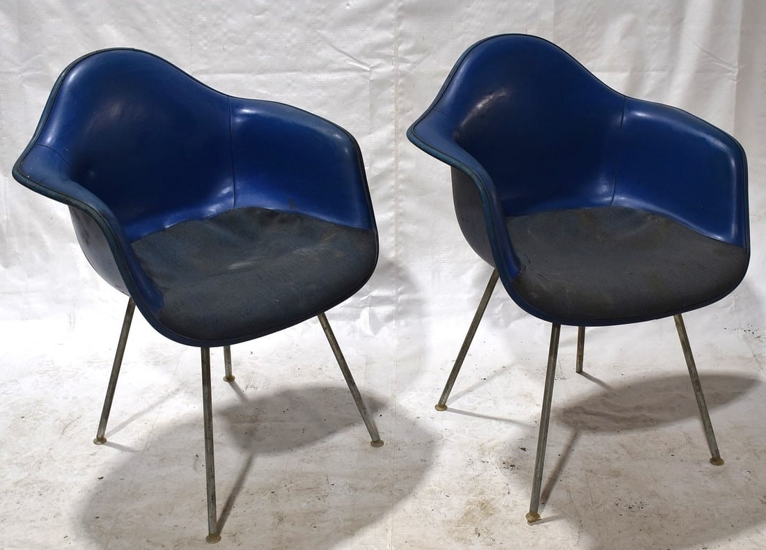 PR. HERMAN MILLER BLUE PADDED SHELL CHAIRS (1 of 9)