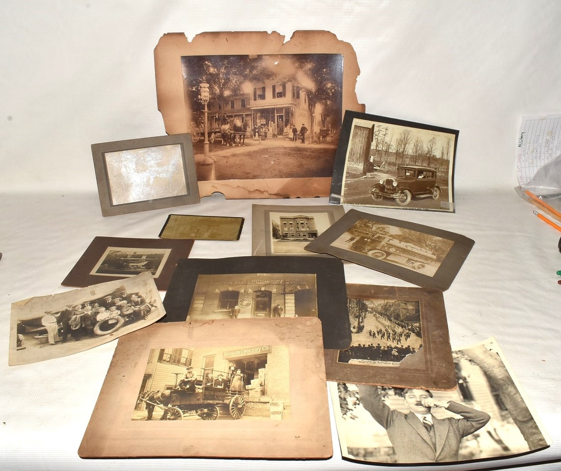 LOT (12) VINTAGE PHOTOS INCL. GROCERY STORES (1 of 9)