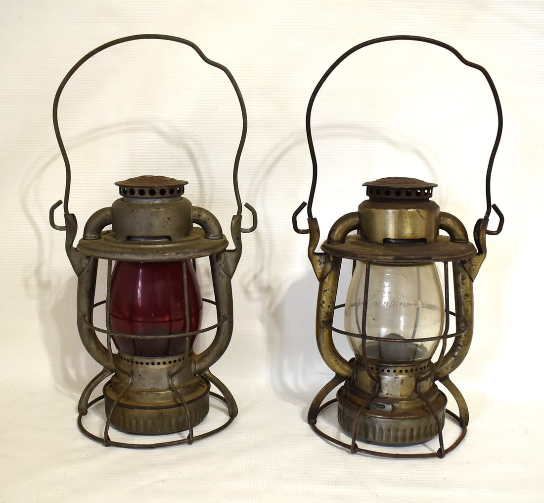 LOT (2) NY, NH & H RAILROAD LANTERNS, C. 1940 (1 of 10)