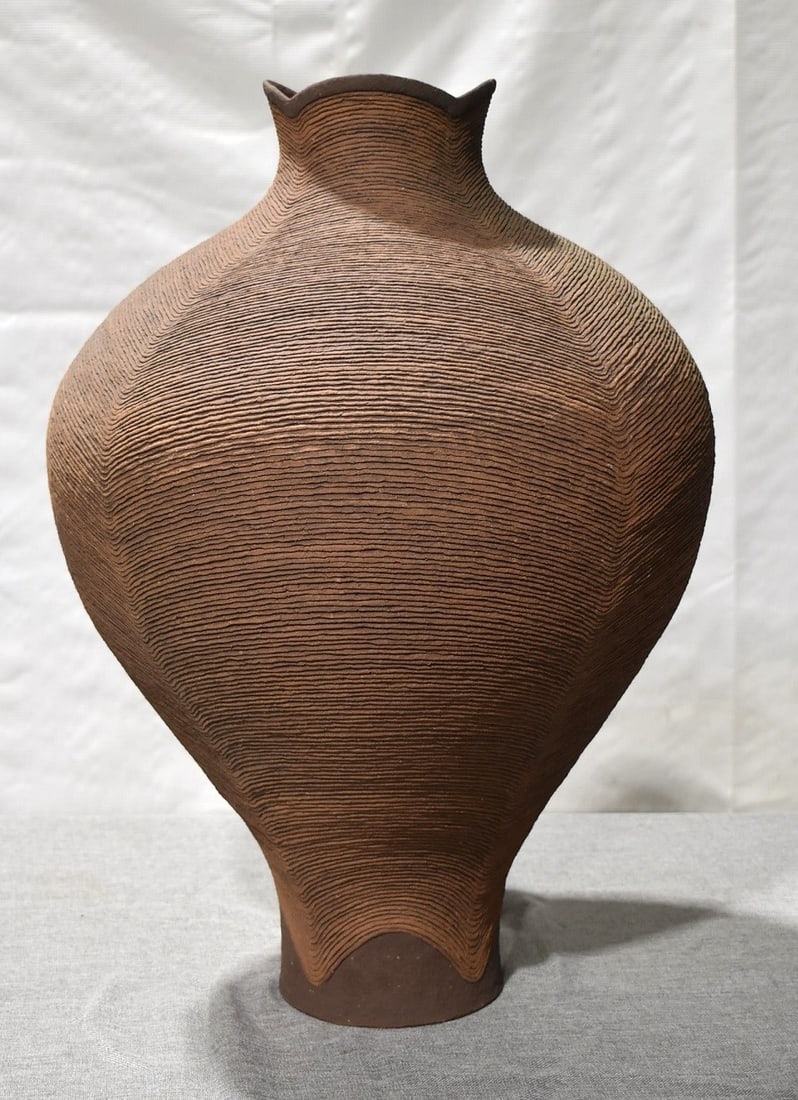 LARGE POTTERY VASE SIGNED RICHARD ZANE SMITH (1 of 9)