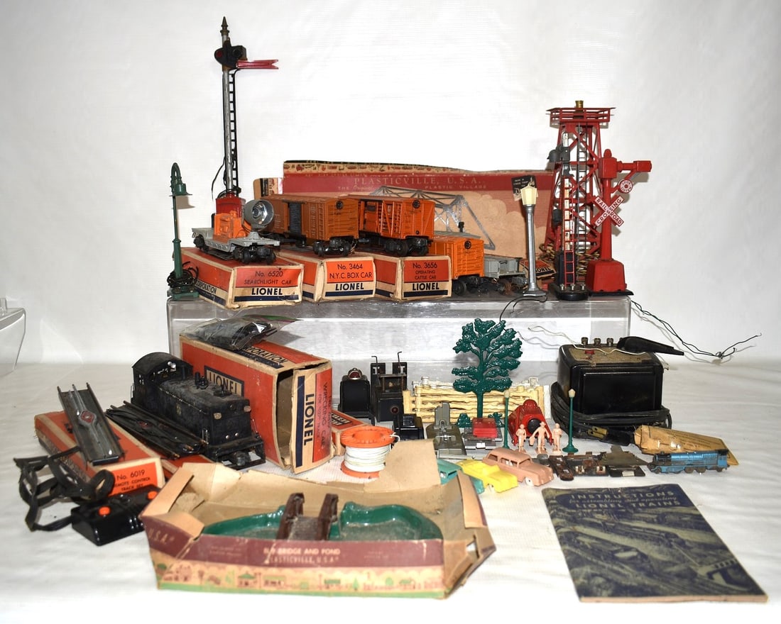 LOT ASSORTED LIONEL TRAINS/PARTS, C. 1950'S (1 of 20)
