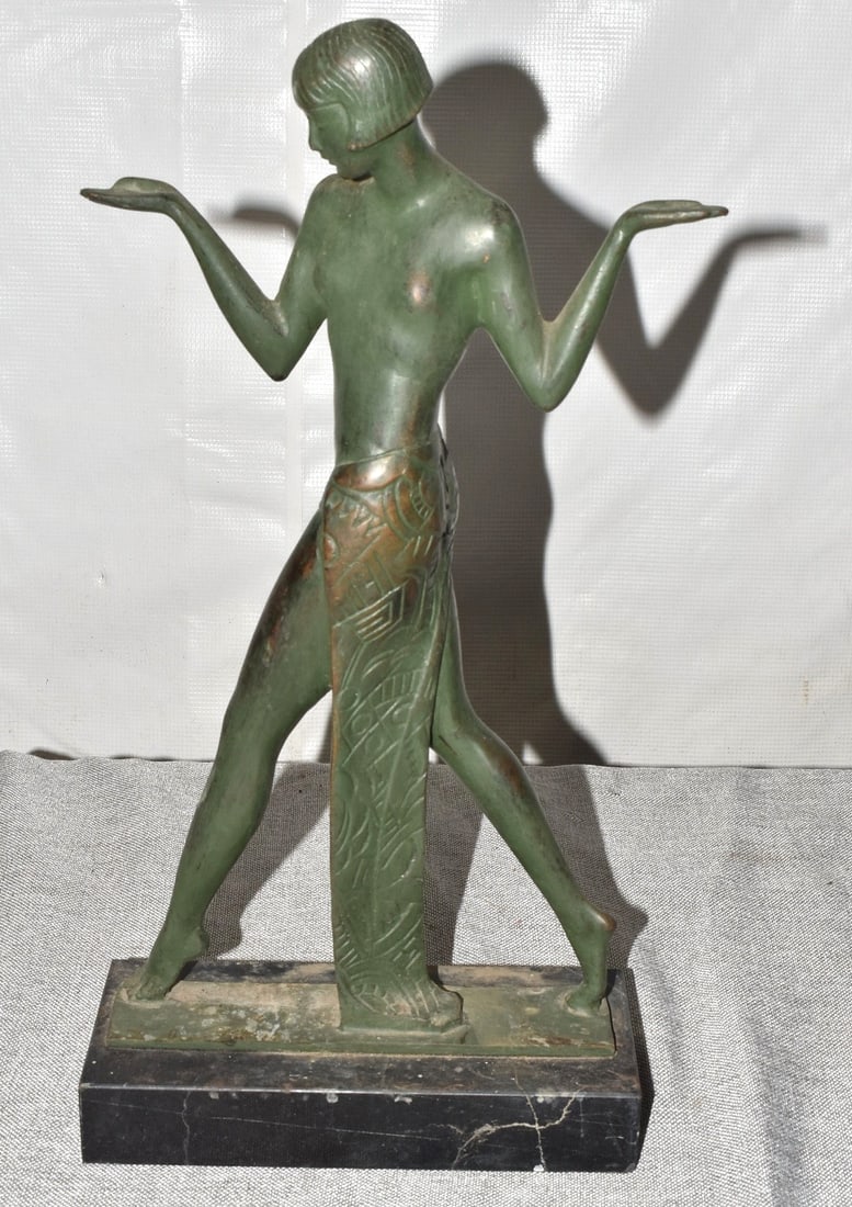 ART DECO PATINATED BRONZE NUDE SCULPTURE: ART DECO PATINATED BRONZE NUDE SCULPTURE, C. 1920/30, H. 16"
