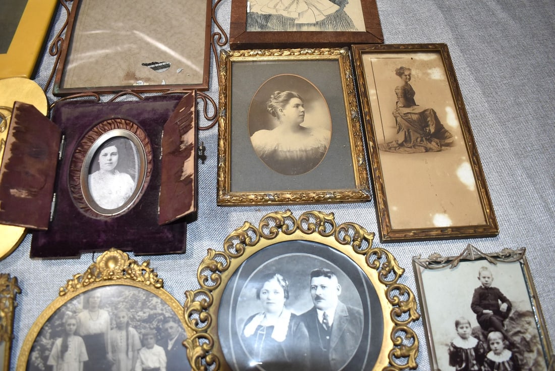 LOT ASSORTED BRASS, IRON & MATERIAL PICTURE FRAMES - 6