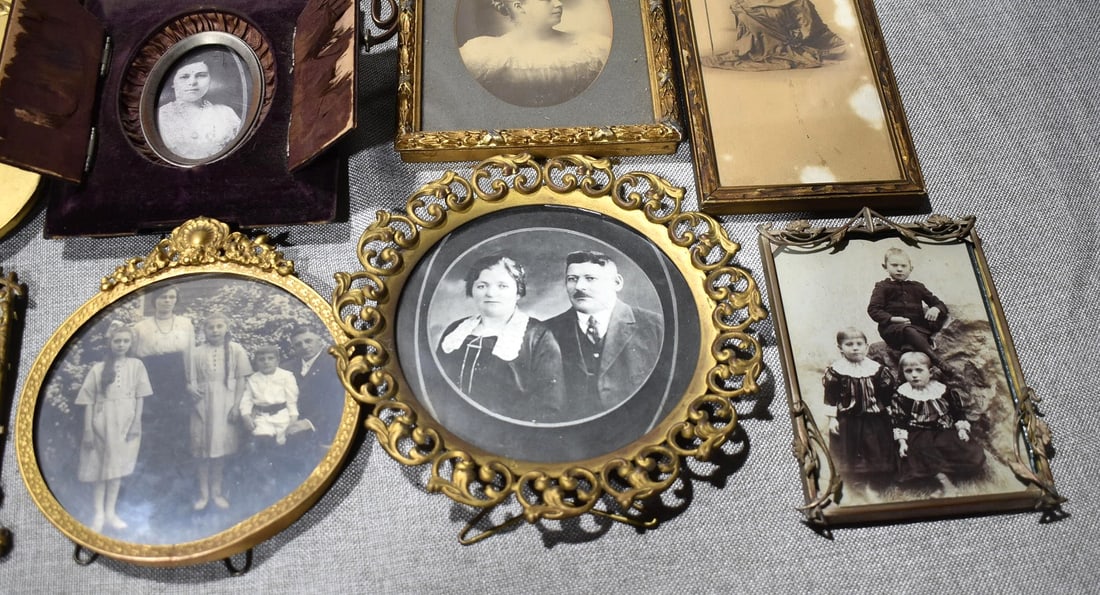 LOT ASSORTED BRASS, IRON & MATERIAL PICTURE FRAMES - 9