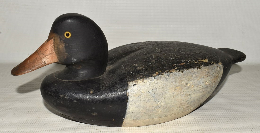 VINTAGE FOLK ART CANVASBACK DUCK DECOY "D. HOLMES" (1 of 6)