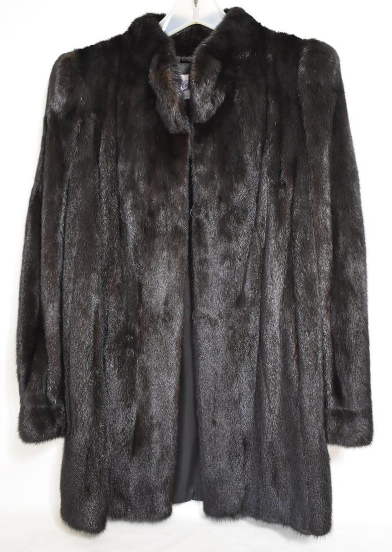 VINTAGE HUBERT FURS & FASHION BLACK MINK WAIST JACKET (1 of 4)