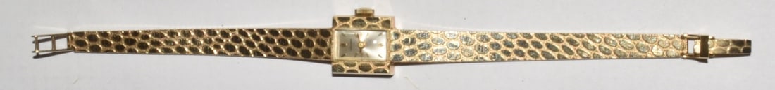 LONGINES 14KT YW. GOLD LADIES WRISTWATCH, C. 1950/60'S: LONGINES 14KT YELLOW GOLD LADIES WRISTWATCH, C. 1950/60'S, W. 12.9 DWT
