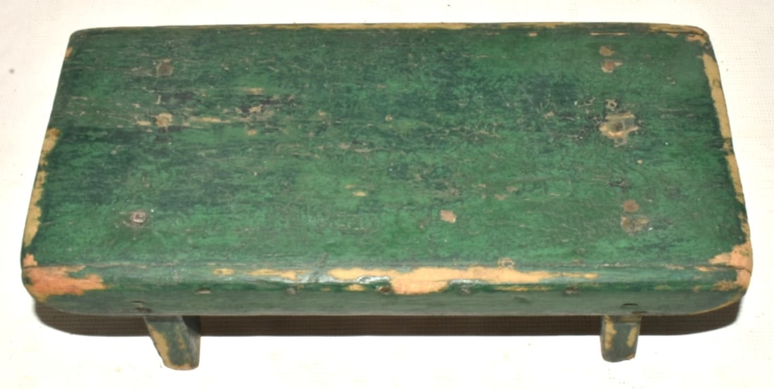COUNTRY PAINTED PINE FOOTSTOOL, 19TH C. (1 of 5)
