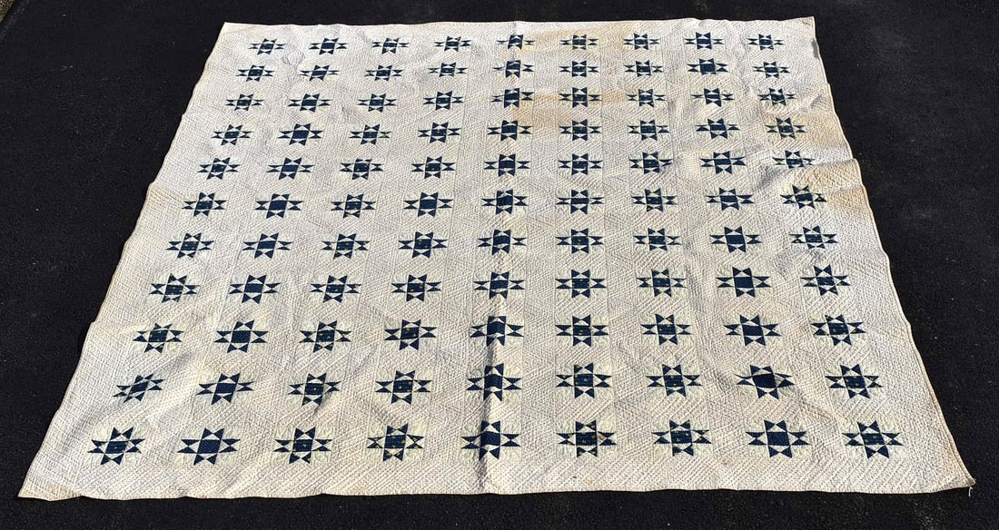 ANTIQUE BLUE AND WHITE QUILT, 72' X 88" (1 of 5)