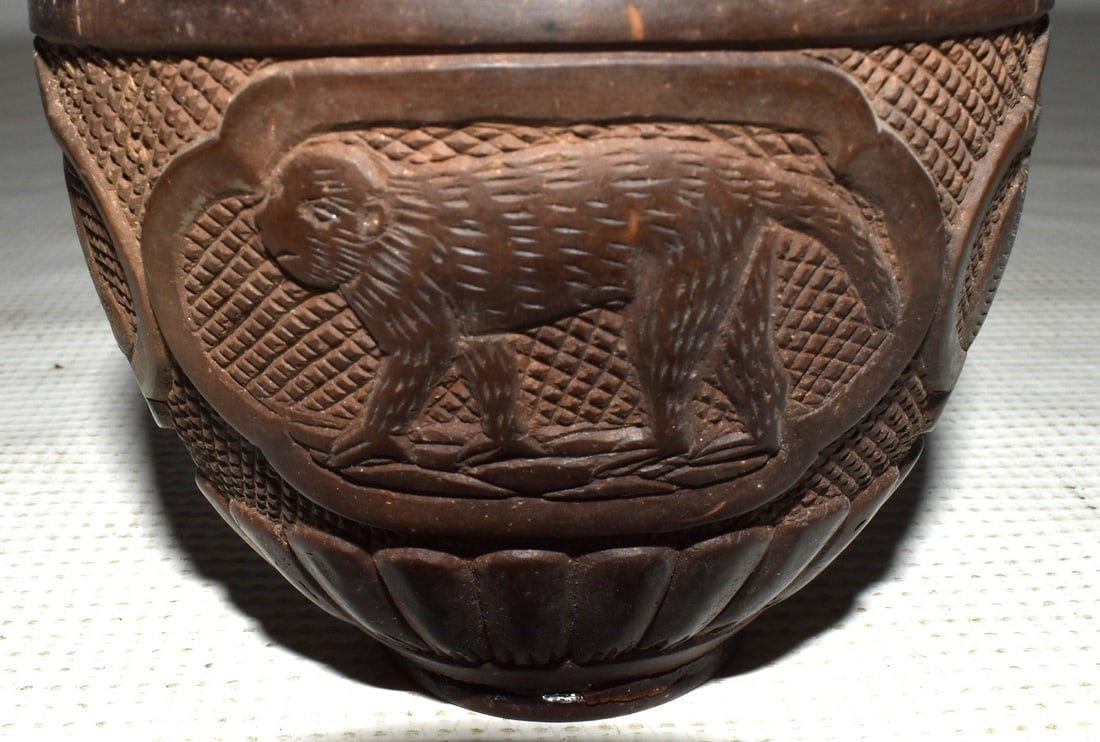 SET CARVED COCONUT SHELL TEA SET. 19/20TH C. - 10