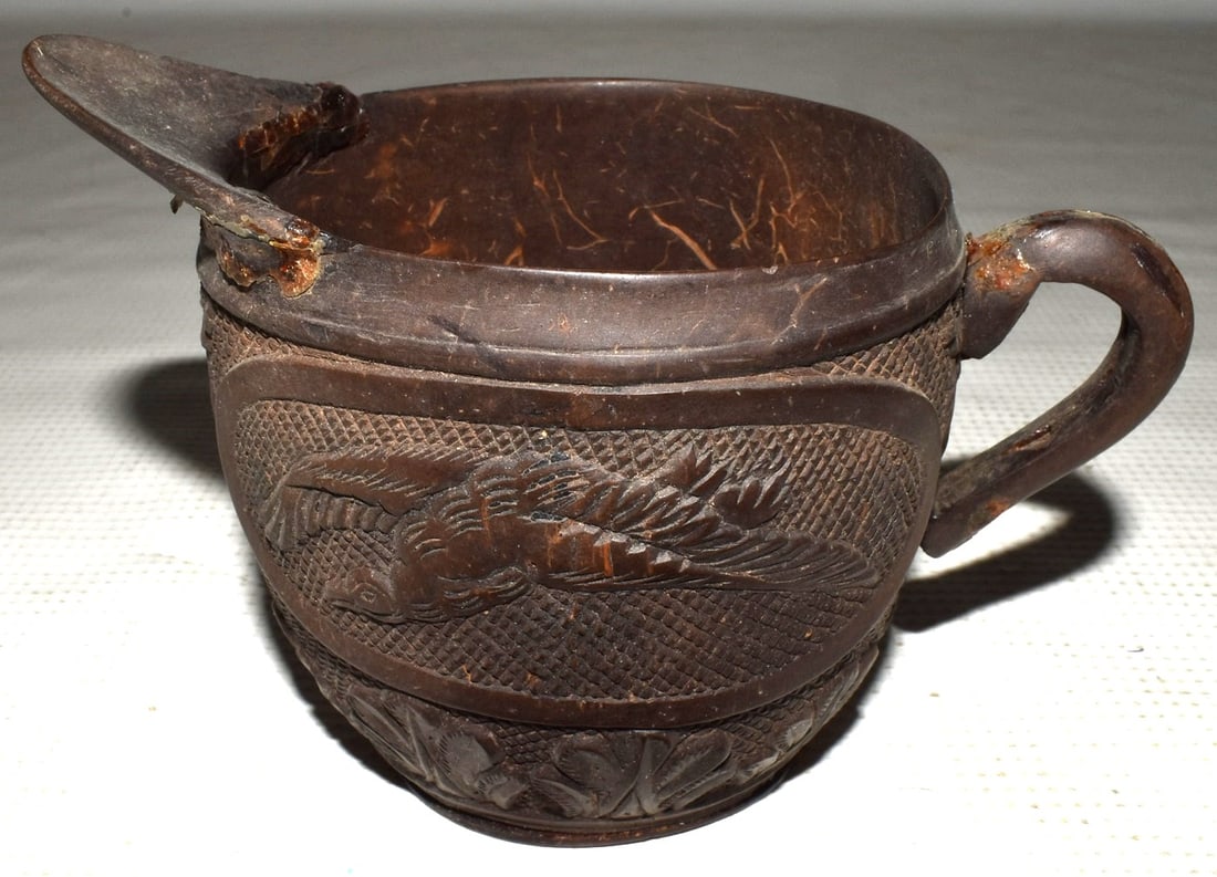 SET CARVED COCONUT SHELL TEA SET. 19/20TH C. - 13