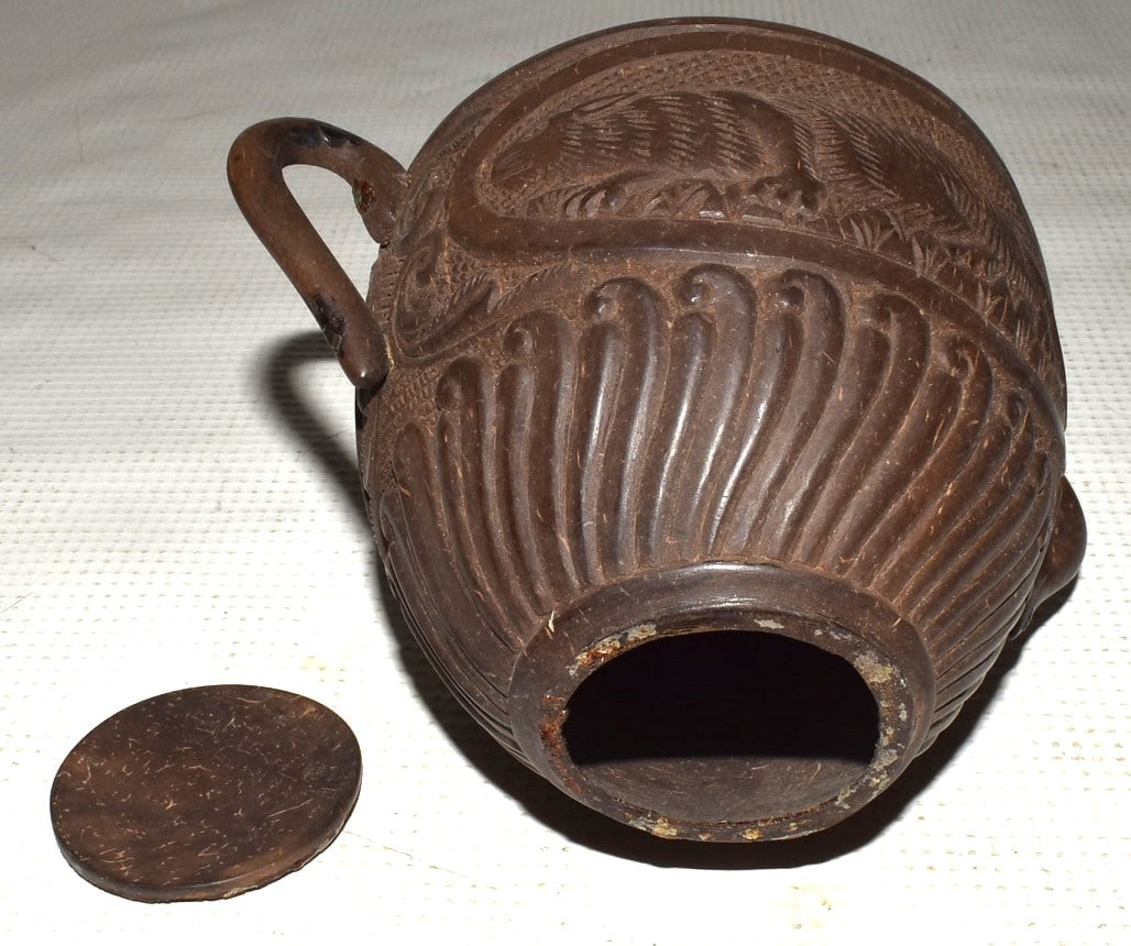 SET CARVED COCONUT SHELL TEA SET. 19/20TH C. - 16