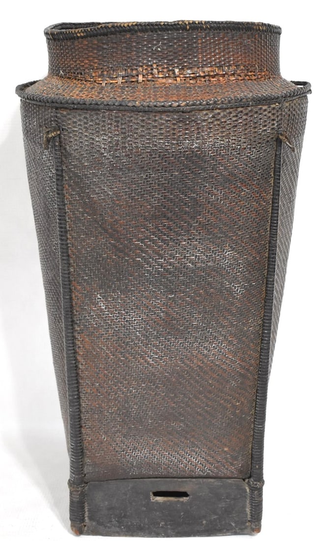 JAPANESE MEIJI PERIOD ICIBANYA BASKET W/WOOD BASE (1 of 7)