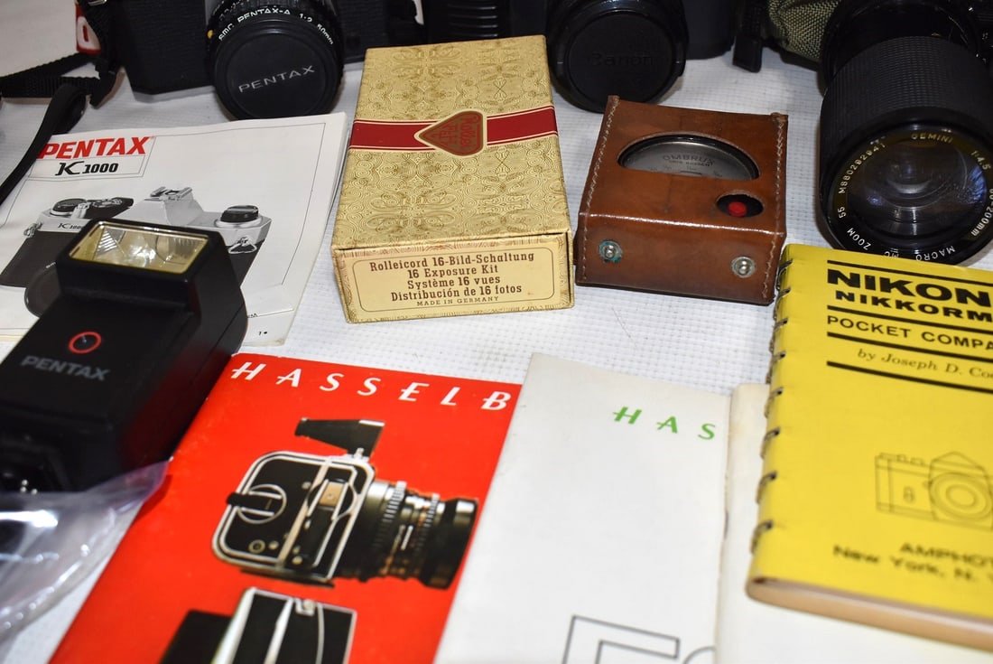 LOT ASSORTED CAMERA EQUIPMENT - 10