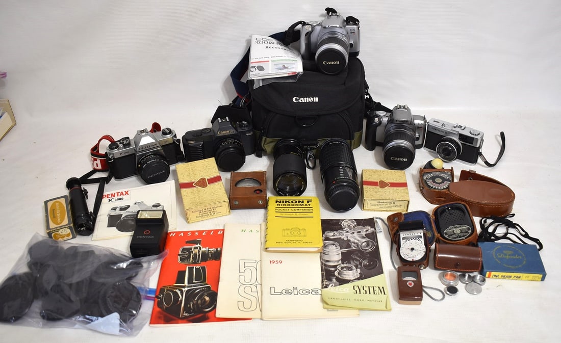 LOT ASSORTED CAMERA EQUIPMENT (1 of 12)