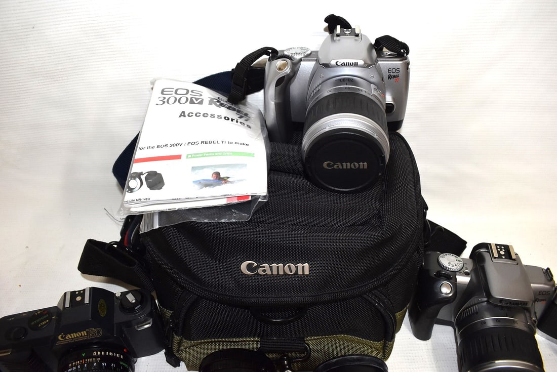 LOT ASSORTED CAMERA EQUIPMENT - 2