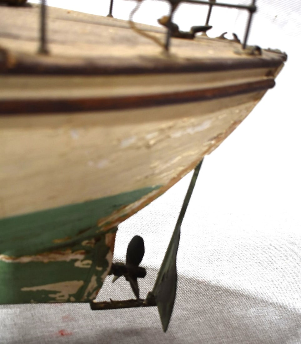 REMOTE CONTROL SHIP MODEL, C. 1910/20, L. 48" - 10