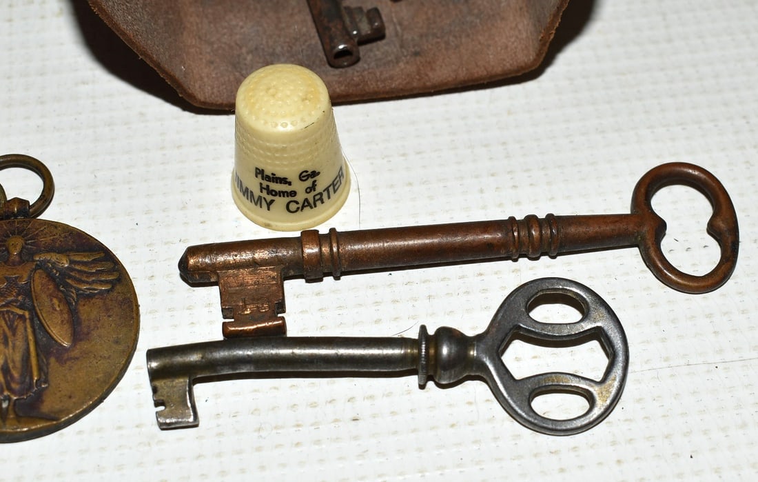 LOT ASSORTED KEYS & MEDALS - 3