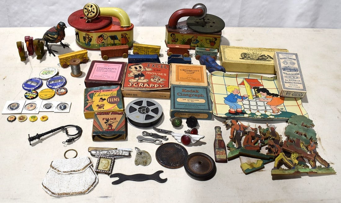 LOT ASSORTED EARLY TOYS INCL. TIN LITHO PHONOGRAPHS (1 of 10)