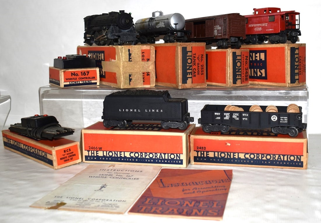 LOT OF ASSORTED LIONEL TRAINS AND PARTS, C. 1950 (1 of 16)