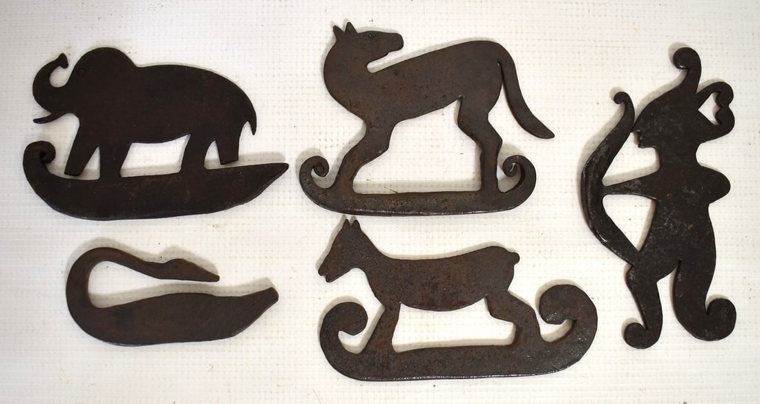 LOT (5) COUNT. FORG. IRON FIG. (INDIAN) FLINT STRIKERS (1 of 5)
