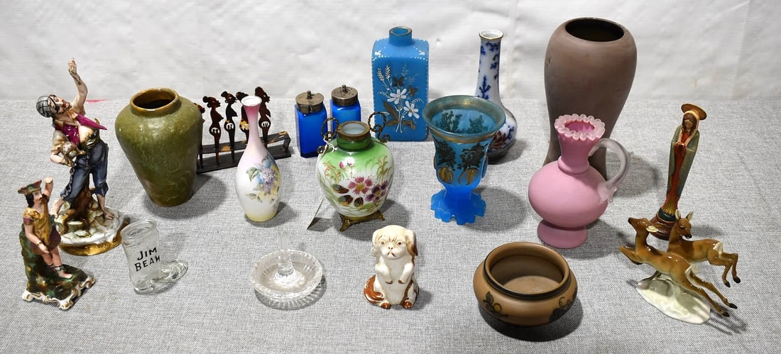 LOT ASSORTED PORCELAIN SMALLS (1 of 7)
