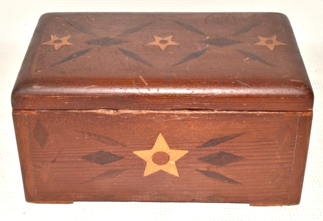 PENNSYLVANIA INLAID YELLOW PINE JEWELRY CASKET (1 of 7)