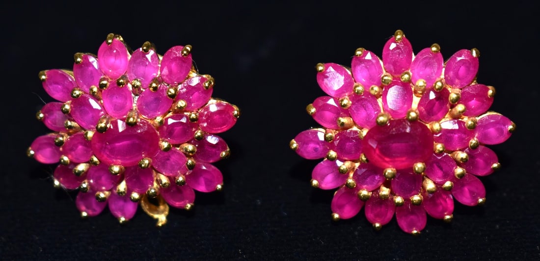 PR. ART DECO GILT SILVER RUBY SNOWFLAKE EARRINGS, C. 1950 (1 of 4)