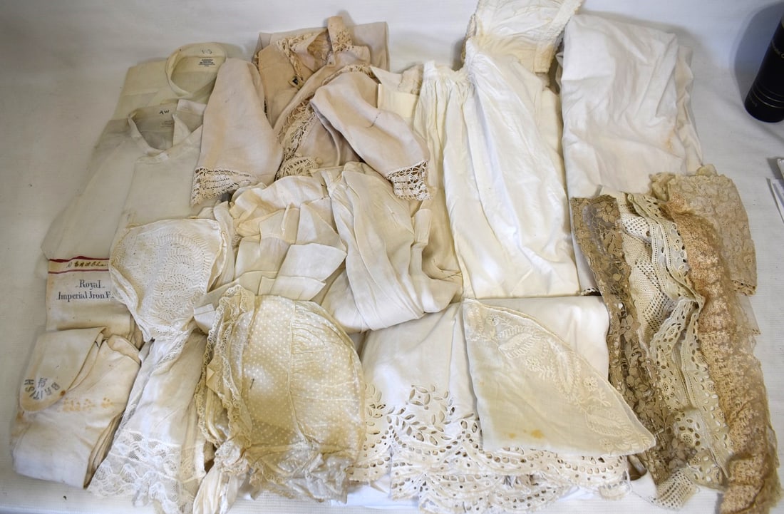 LOT ASSORTED VICTORIAN WHITE CLOTHING, 19TH C.: LOT ASSORTED VICTORIAN WHITE CLOTHING, 19TH C.