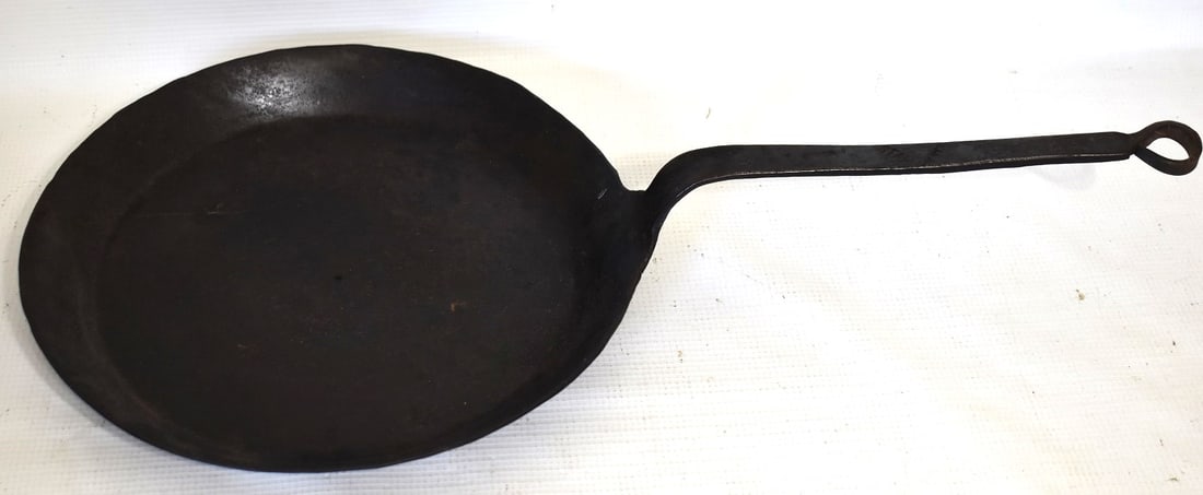 EARLY BLACKSMITH IRON SKILLET SIGNED STARR & CO. N.Y.C. (1 of 6)