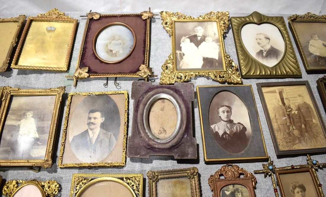 LOT ASSORTED BRASS, IRON & MATERIAL PICTURE FRAMES - 3