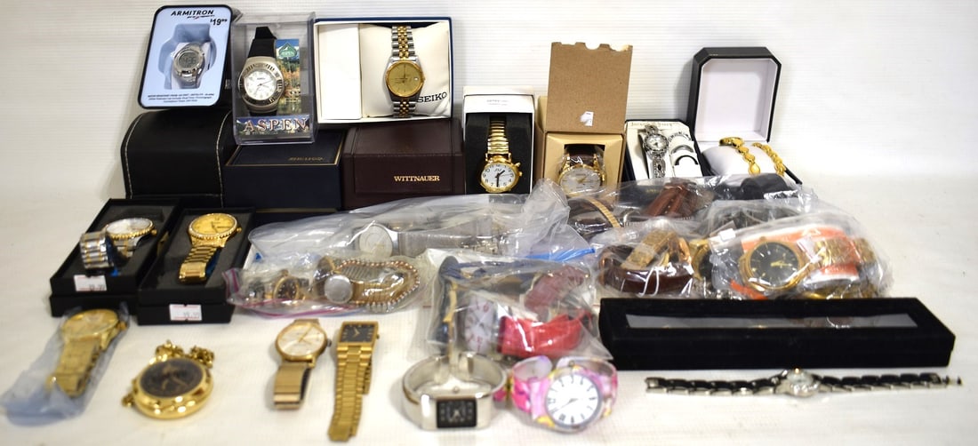 HUGE LOT ASSORTED VINTAGE/COSTUME WATCHES, 20TH C. (1 of 12)