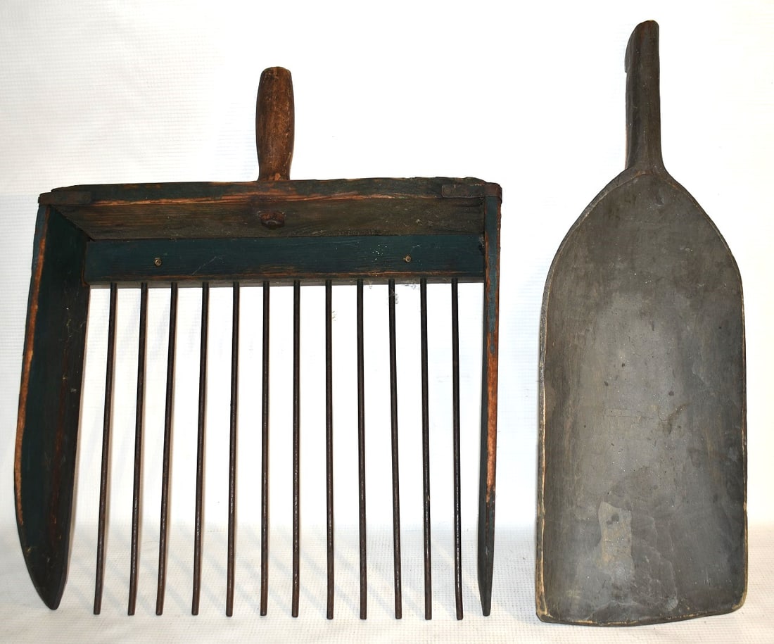 2 COUNTRY COLLECTABLES INCL. PAINTED ONION/GRAIN SCOOP (1 of 8)