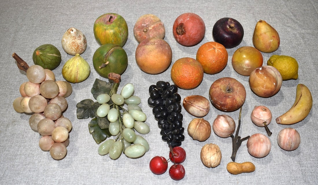 LOT (21) ASSORTED FOLK ART MARBLE FRUIT, 19/20TH C. (1 of 5)