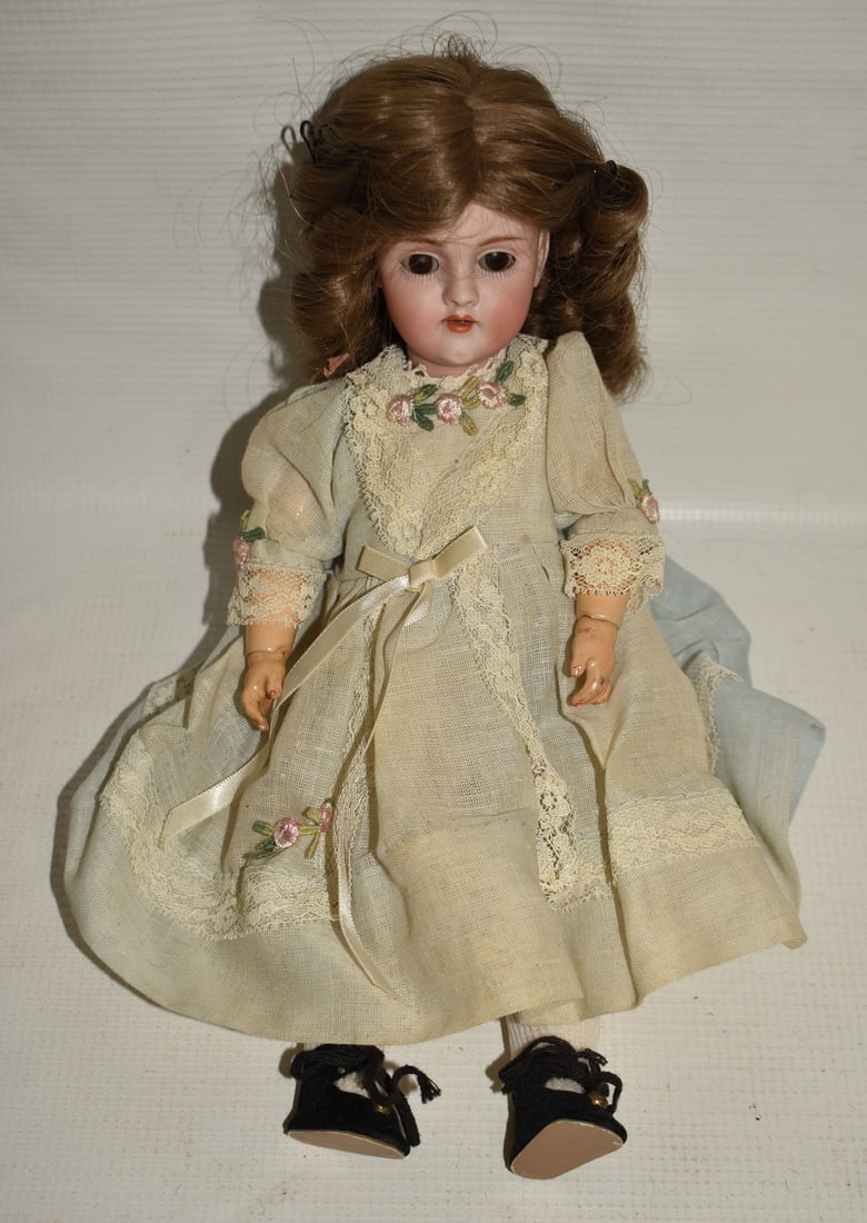 LOT (3) ASSORTED BISQUE DOLLS, 19/20TH C. - 5