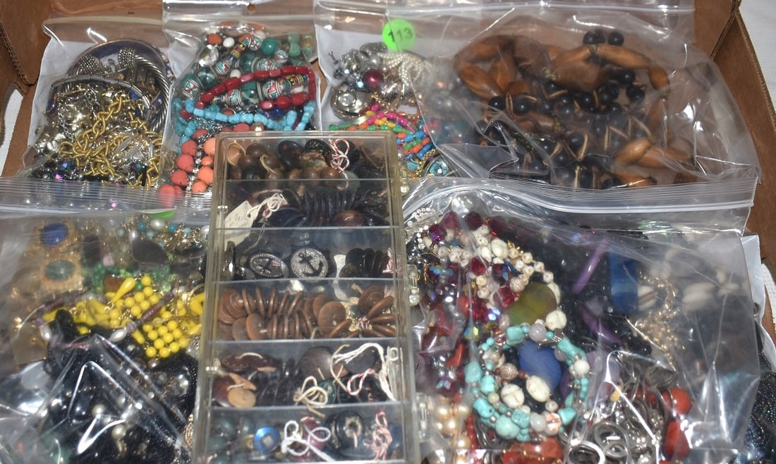 HUGE LOT ASSORTED VINTAGE/COSTUME JEWELRY, 20TH C.: HUGE LOT ASSORTED VINTAGE/COSTUME JEWELRY, 20TH C.