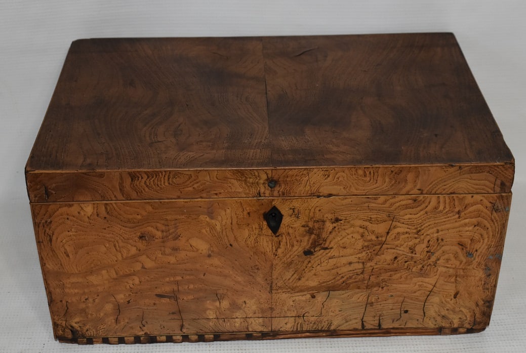 REGENCY OYSTER BURL WALNUT DOCUMENT BOX, 18TH C.: REGENCY OYSTER BURL WALNUT DOCUMENT BOX, 18TH C., H. 6 1/2" W. 13" D. 8 1/4"