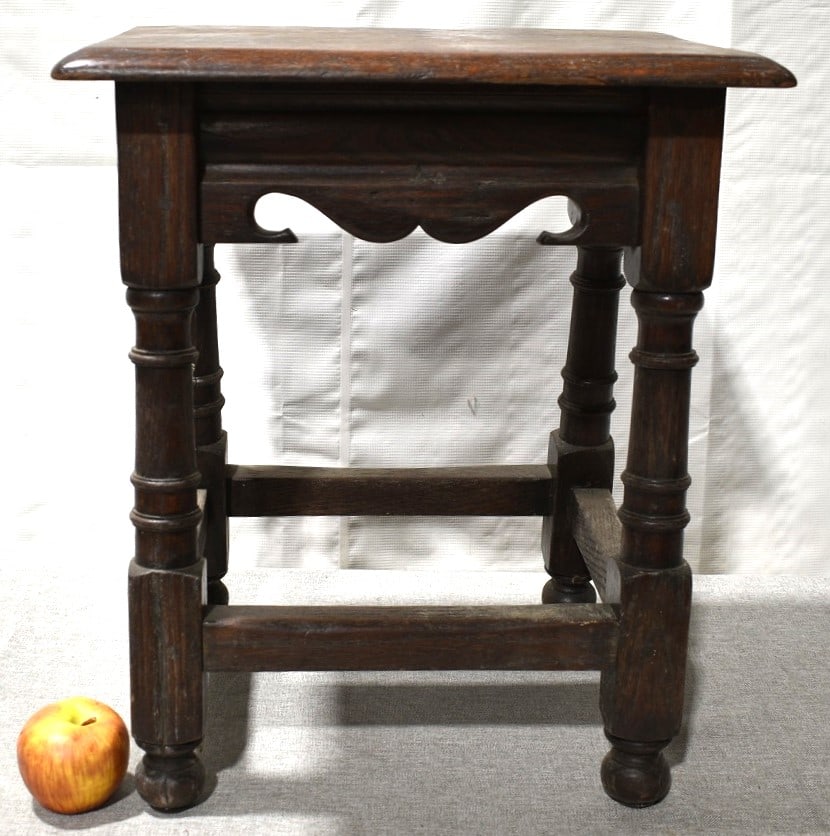 COLONIAL STYLE OAK JOINT STOOL, 19/20TH C. - 2