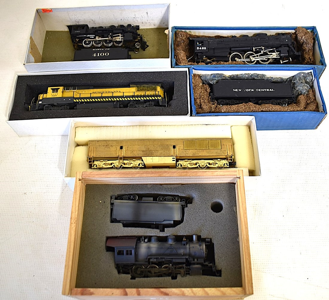LOT (5) ASSORT. BRASS HO GAUGE TRAINS INCLUDING LOCO++ (1 of 9)